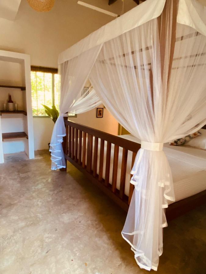 Bed and Breakfast Cafe Ceylon à Koggala Extérieur photo
